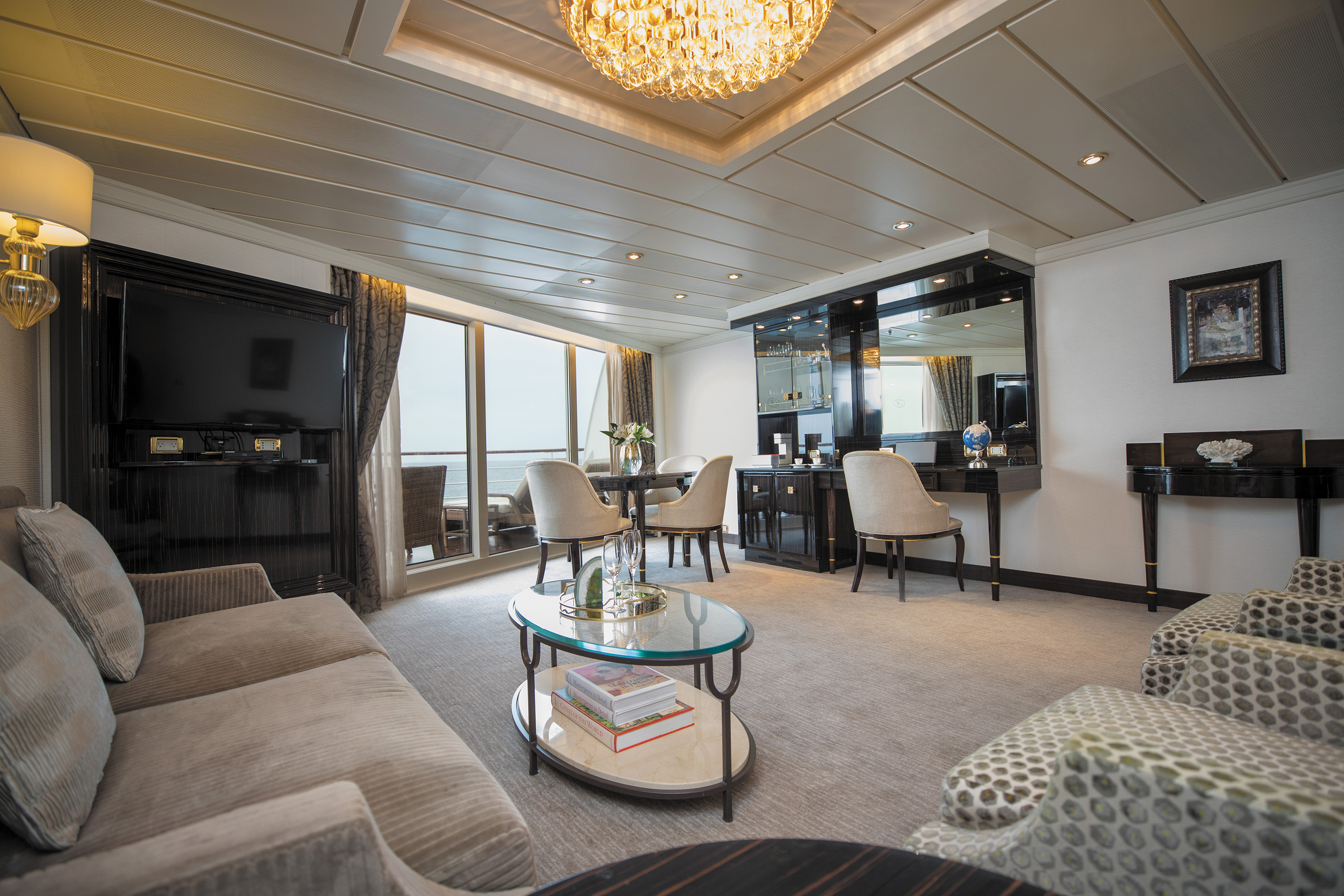 SEVEN SEAS SUITE(AFT) SEVEN SEAS SUITE(AFT)